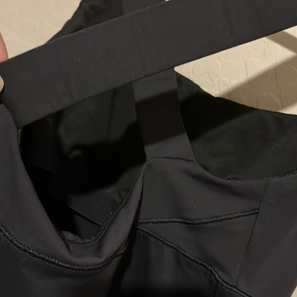 Lululemon Cross Back Yoga Tank w/ built in bra Black Size 4 - Picture 5 of 8